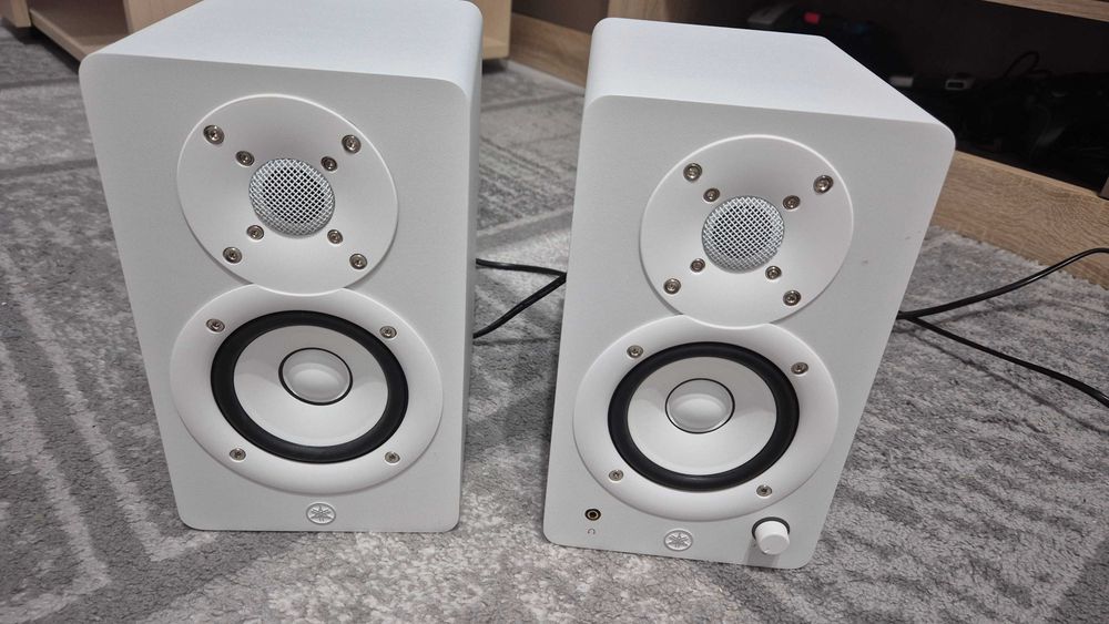 Boxe studio Yamaha HS3