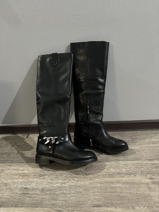 Сапоги б/у в отличном состоянии .