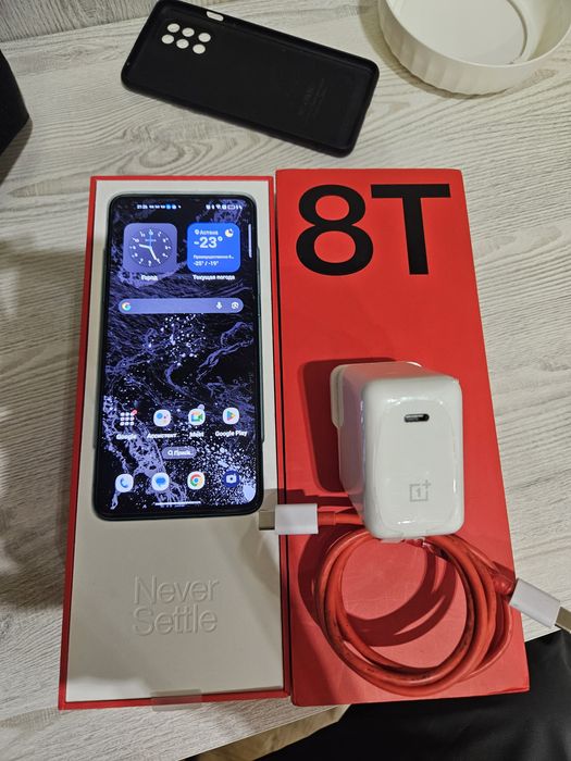 One plus 8 T в отличном состоянии