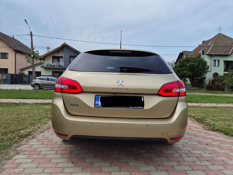 Vând Peugeot 308 1,2 benzină an 2017,