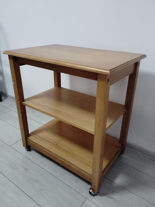 Vând masuță din lemn