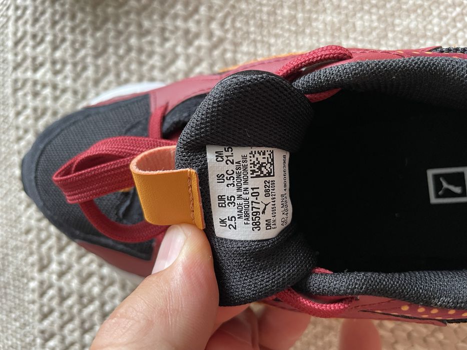 Adidasi Puma marimea 35