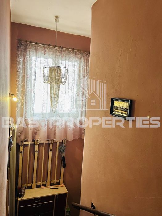 Етаж от къща в София-Орландовци площ 144