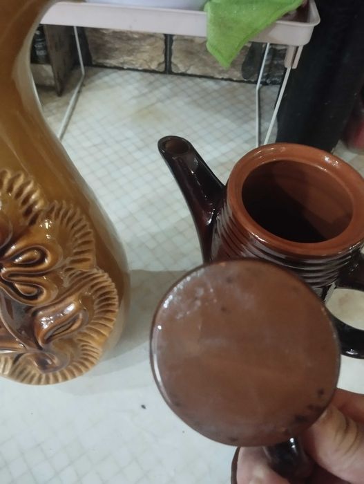 Глиняную посуду чайник