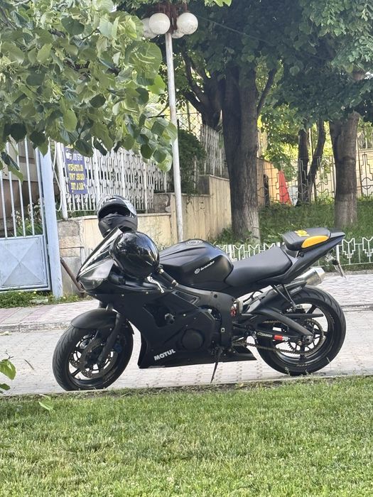 Vând yamaha  YZF r6