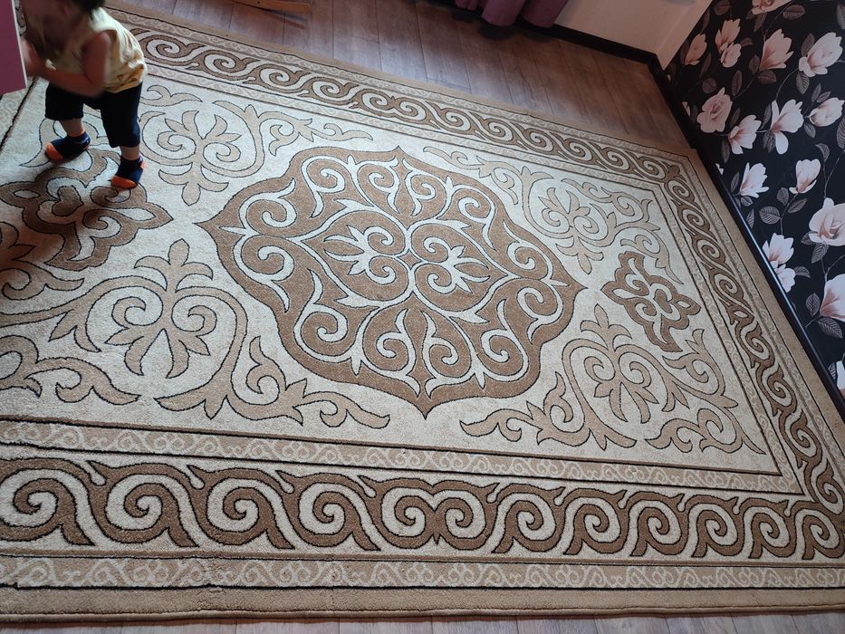 Ковёр 2/3 қазақи нақышта