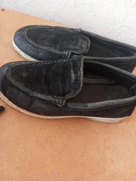 Балалар аяқ киімдері. 1000 теңге