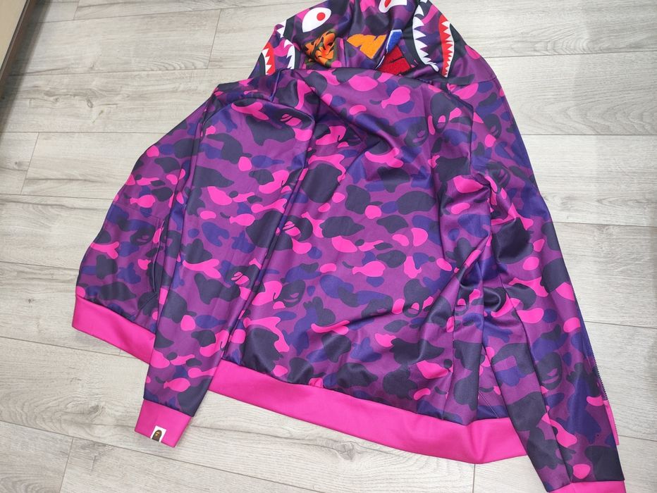 Фиолетовая ветровка BAPE