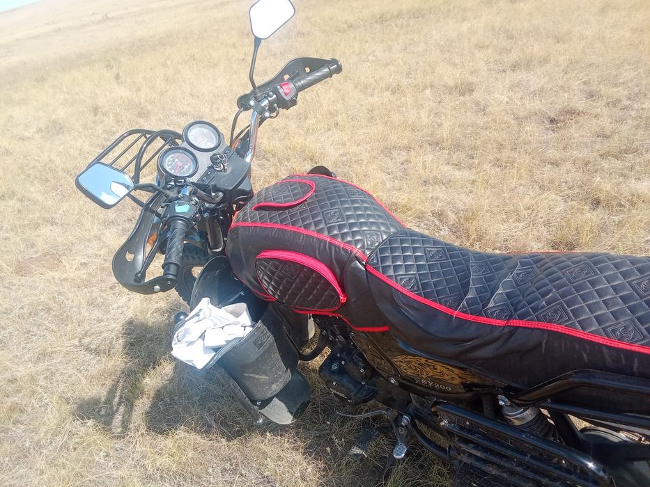 Мотоцикл 200 куб
