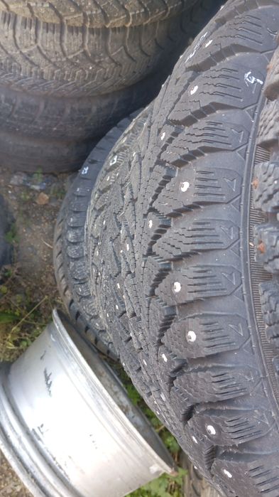 Продам шины с дисками на Ауди б3 80