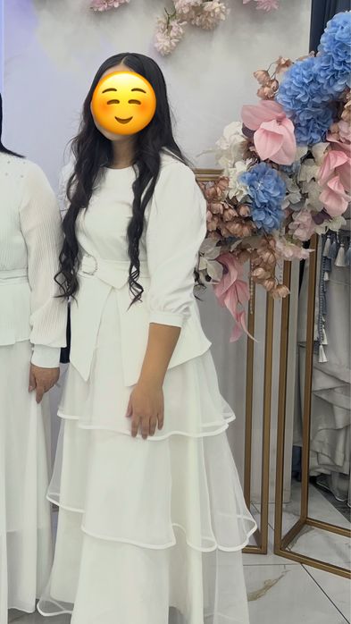 Продам белое вечерное платье