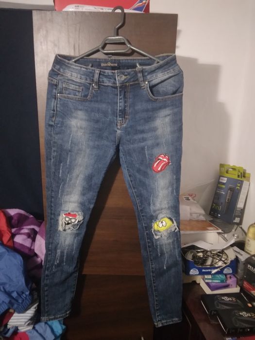 Blugi mărimea M ieftin la 30 de lei bucata