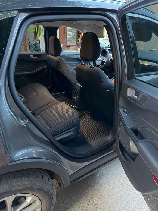 FORD Kuga 2023 — imagine 5
