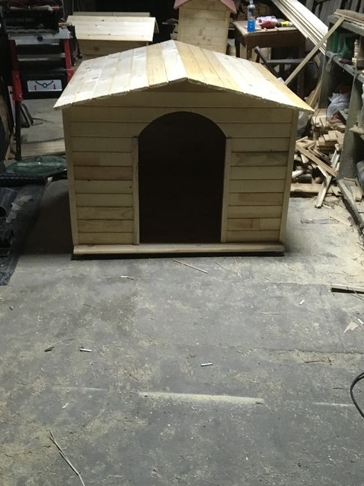 Дървени кучешки колиби