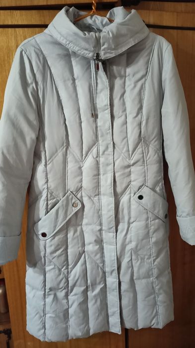 Пуховик зимний 52 размер.