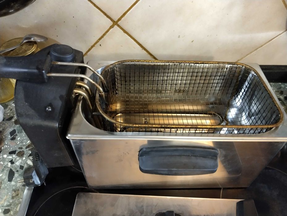 Продавам фритюрник