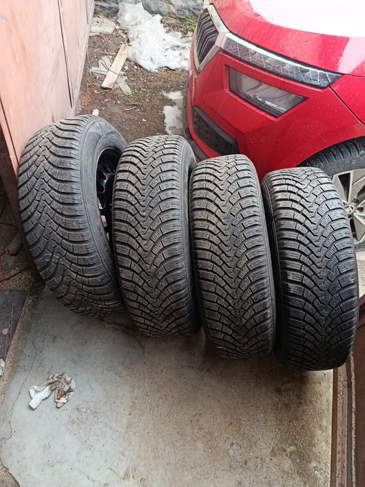 Гуми с метални джанти 215/65/17