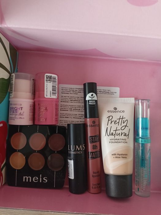 Гримове на Essence