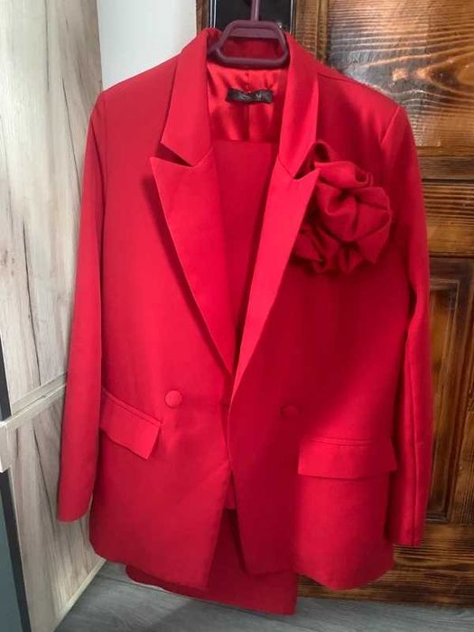 Costum  elegant de dama Tessa