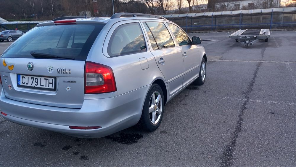 Vând skoda octavia 1.6 tdi combi din2012