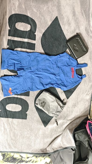 Продам гидрокостюм Arena