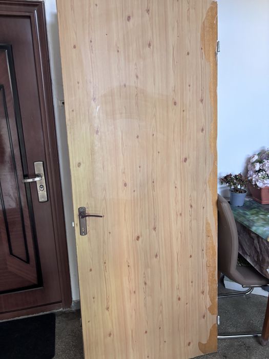 Usi interior lemn