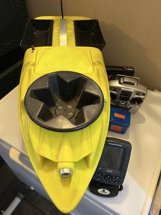 Navomodel Spreder 1 cu sonar Bear Creeks