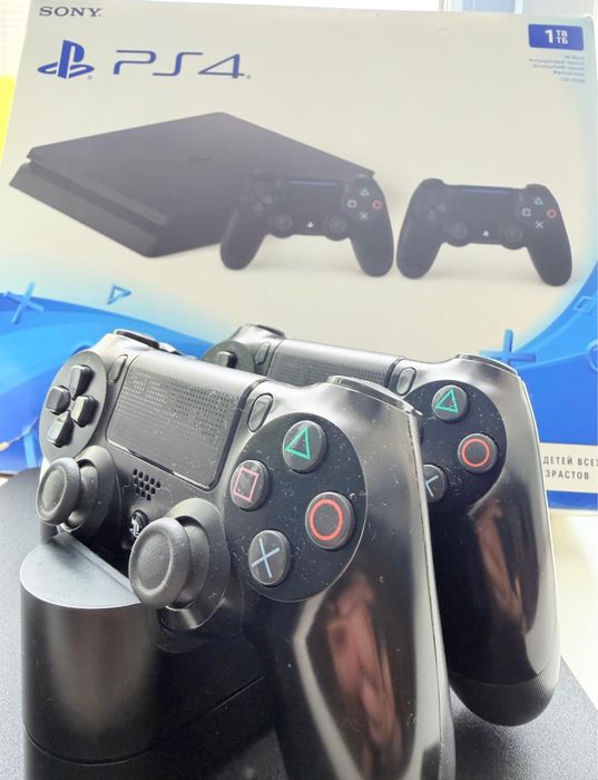 Продам PS4 Slim!