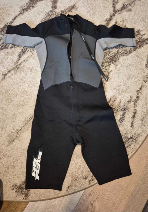 Costum scufundări, înot de neopren