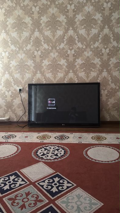 Телевизор LG лед
