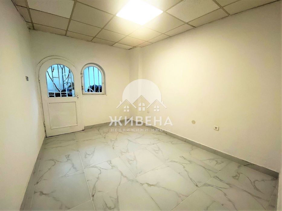 Търговски обект / Магазин под наем в района на Операта, гр. Варна, пл