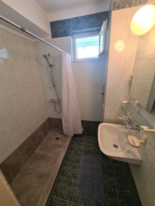 Дава се под наем Тристаен апартамент в Бургас, Лазур - 96 кв.м за 459 € - Снимка #4