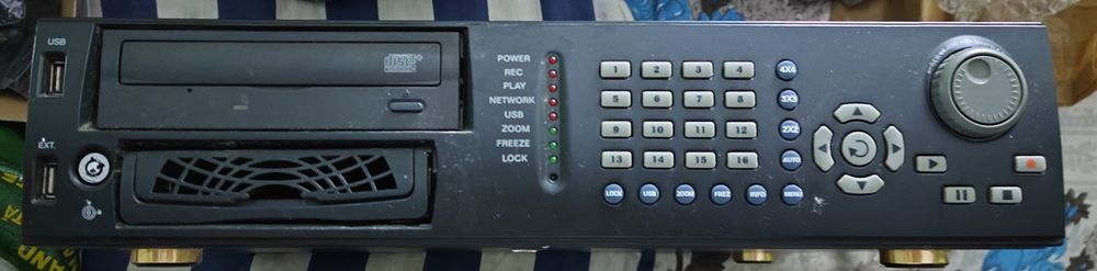 DVR cu 16 canale