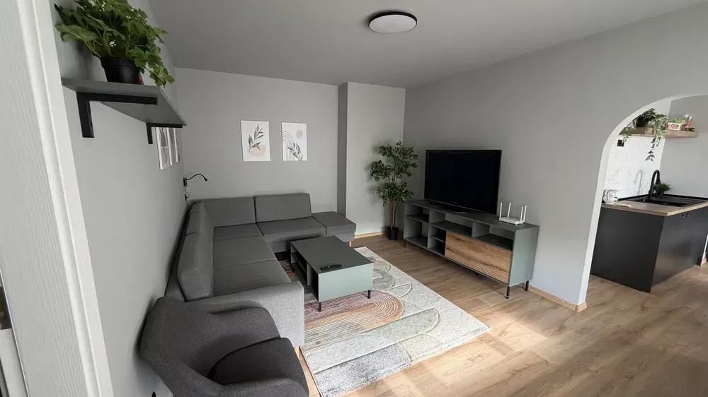 Двустаен апартамент в района на Цветен квартал!