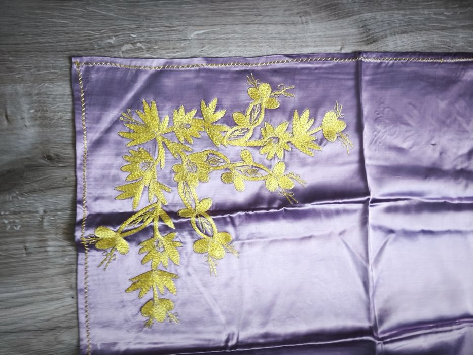 Карета от плат с бродерия