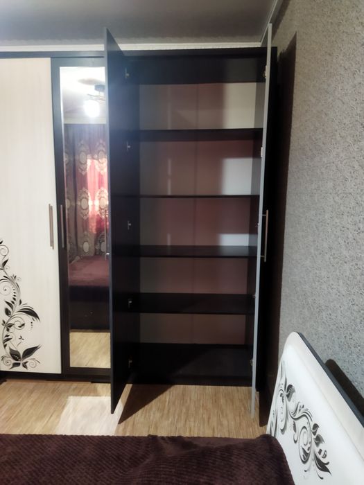Продам спальный гарнитур