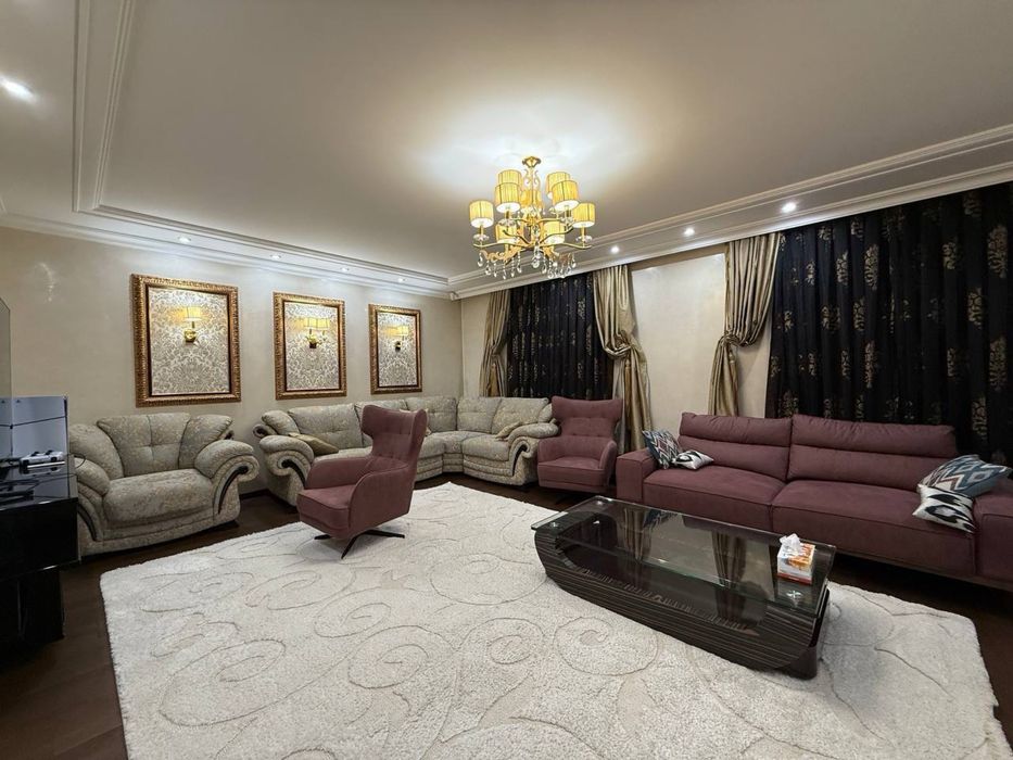 Квартира ЦУМ 4/1,2,цоколь/4 220 м2