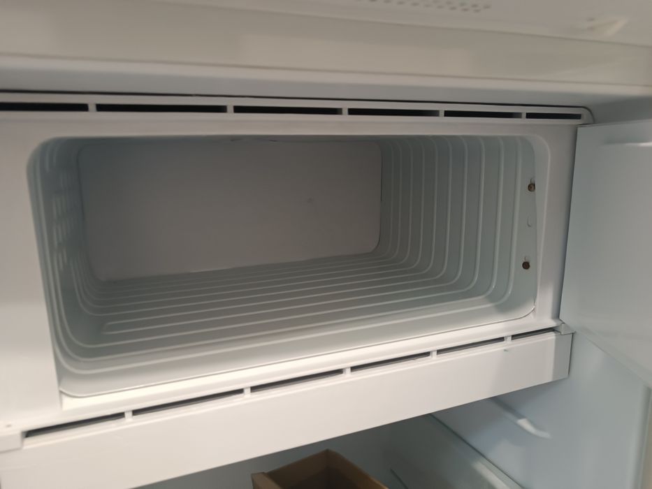 Холодильник бирюса