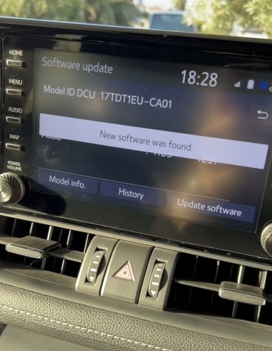 Activare Apple CarPlay și Android Auto pentru Toyota si Lexus