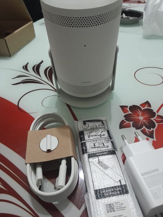 Videoproiector samsung freestyle 2 nou