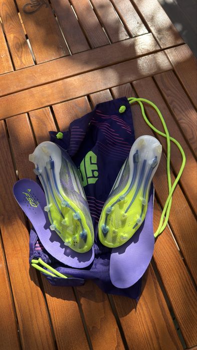 Vând ghete de fotbal Adidas F50 Elite Laceless FG (Fără șireturi) – Model Top / Profesional