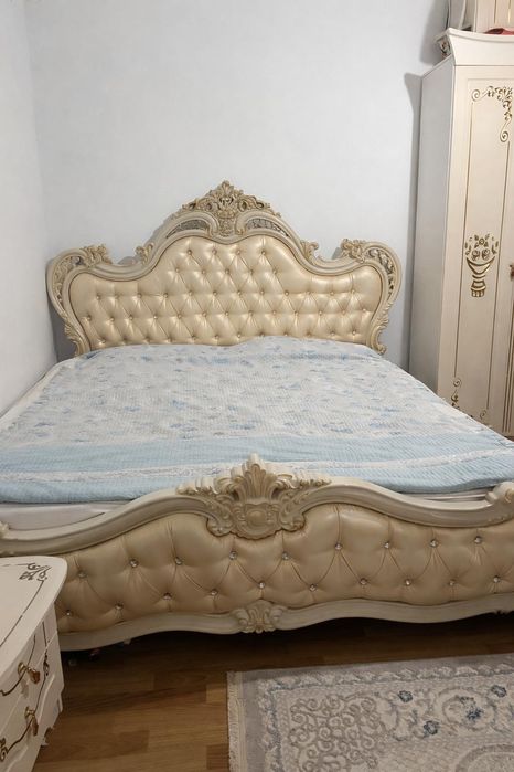 Спальный гарнитур