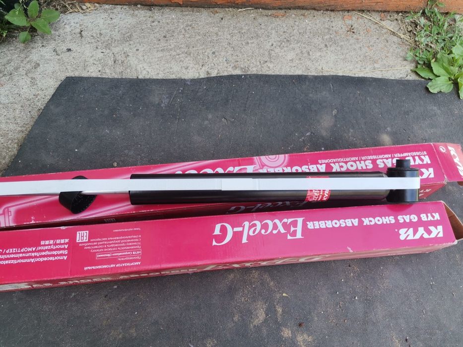 Продам стоики каяба на Ауди А6С5