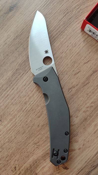 Продам Spyderco новые