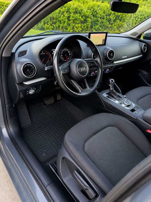 Vând Audi A3 Sportback 2.0 TDI S Tronic