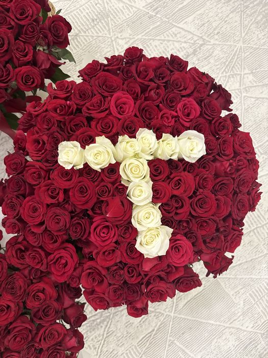 Продам 7 корзин с розами