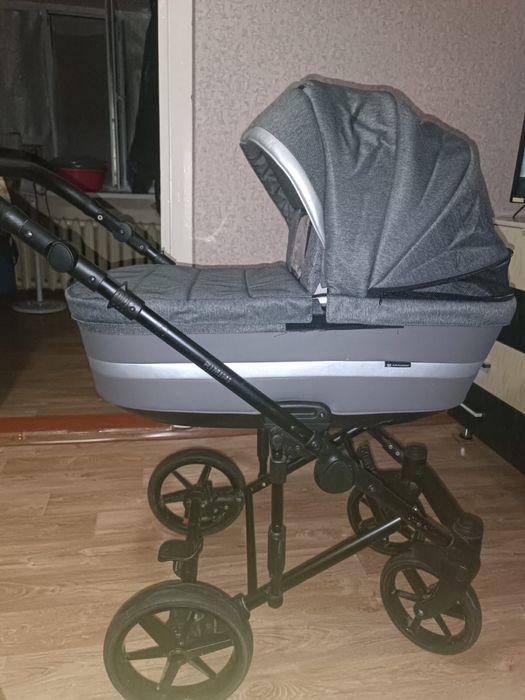 Продам детскую коляску