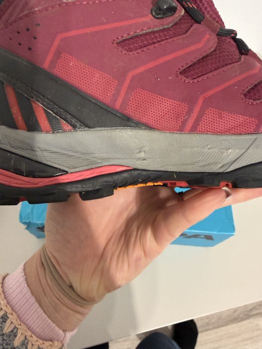 Bocanci dama drumetii