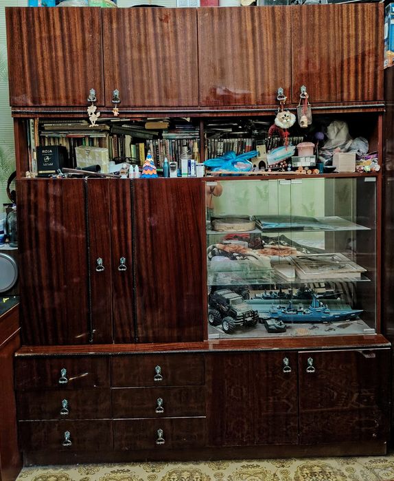 Шифонер и Стенка СССР в отличном состоянии из дерева.