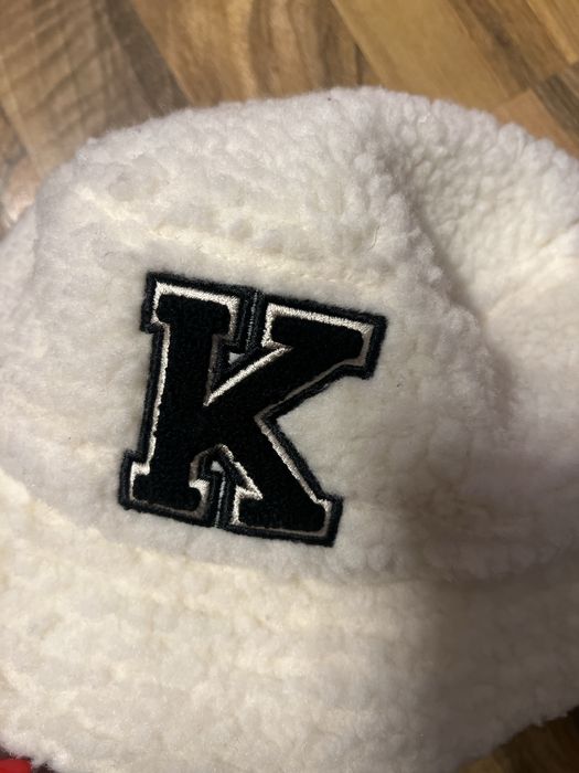 Чисто нова шапка Karl Kani